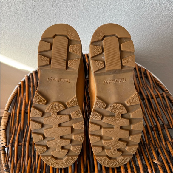 Classic Timberland Leather Boots - Picture 6 of 7